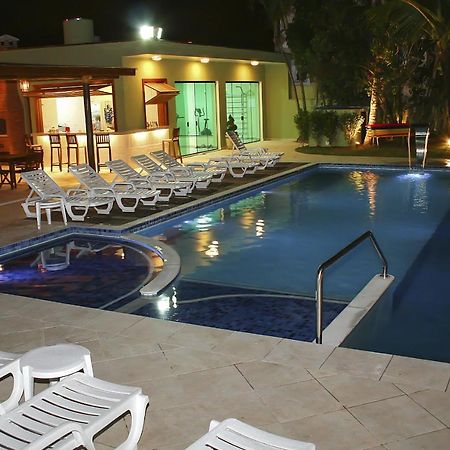 Hotel Vicino Al Mare Гуаружа Экстерьер фото